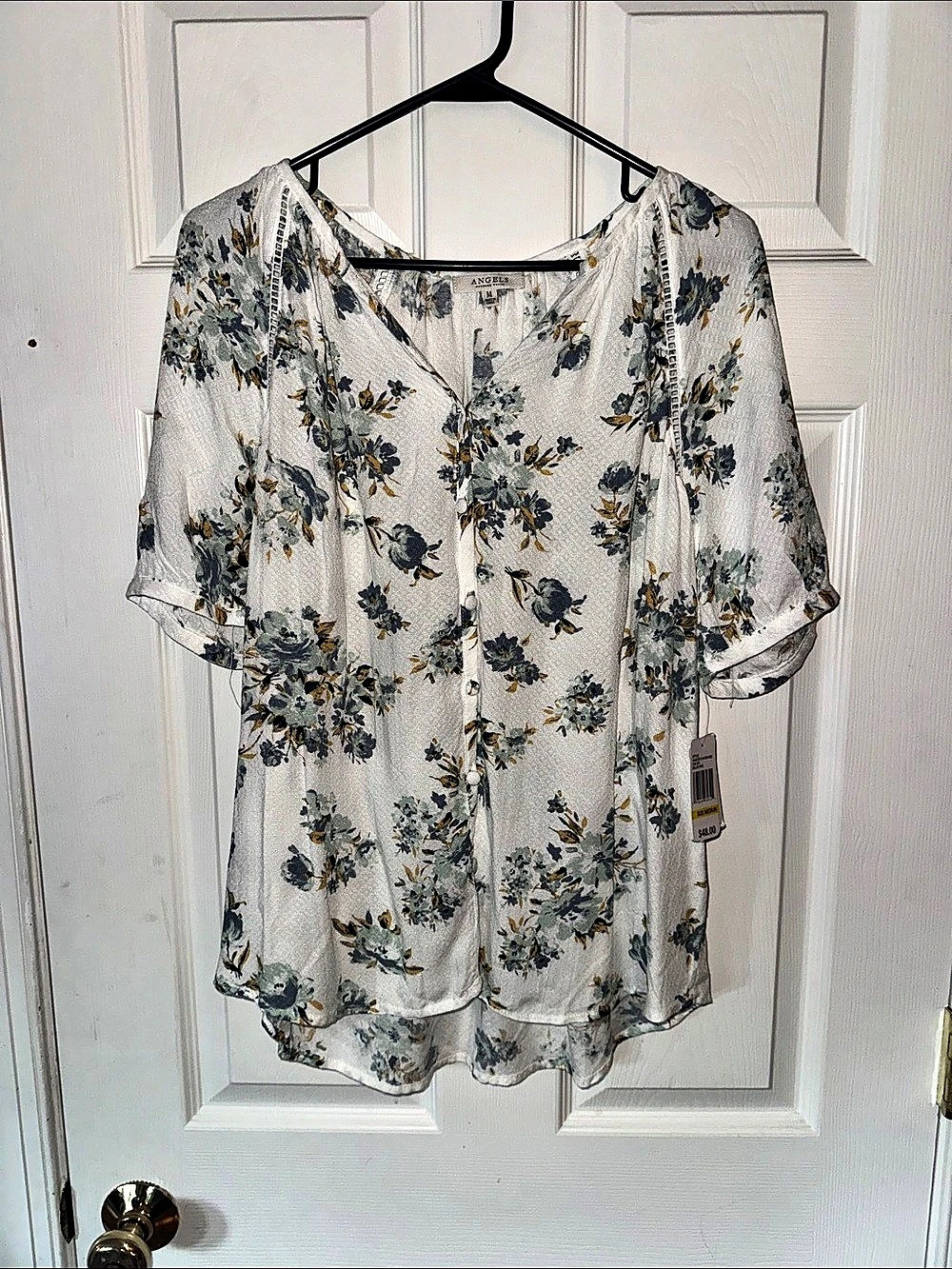 Angels Floral Blouse in White & Blue Size Medium NWT